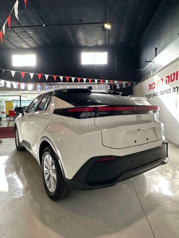 מודעת רכב טויוטה C-HR 3