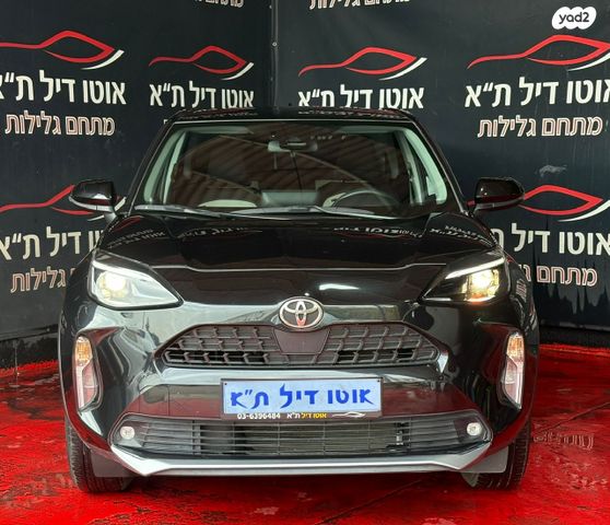 מודעת רכב טויוטה יאריס קרוס