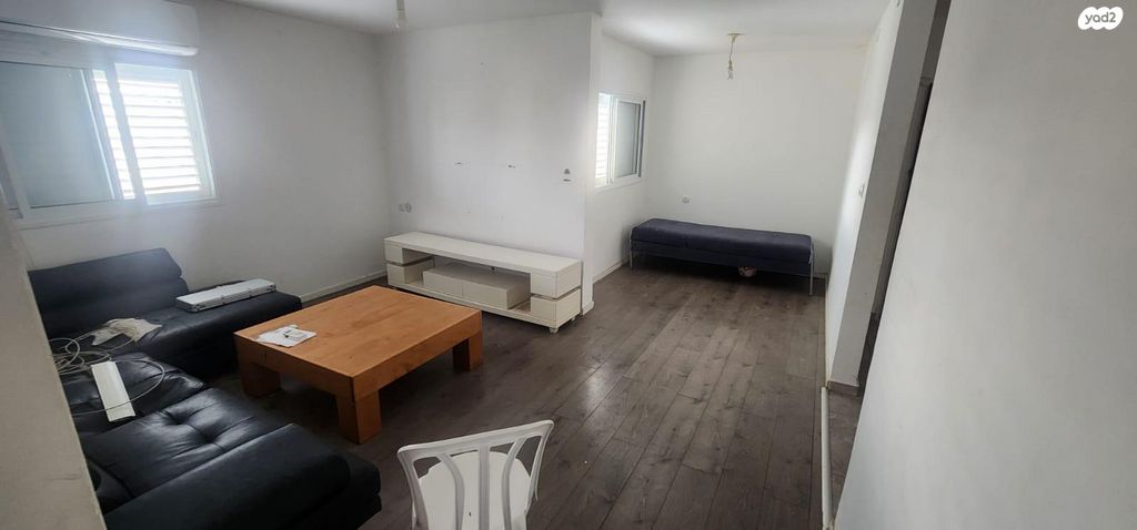 ח.מ. שפירא 16