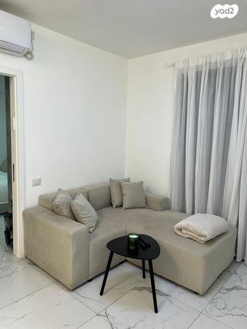 שמואל יבניאלי 19