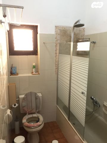 קיבוץ גלויות 64