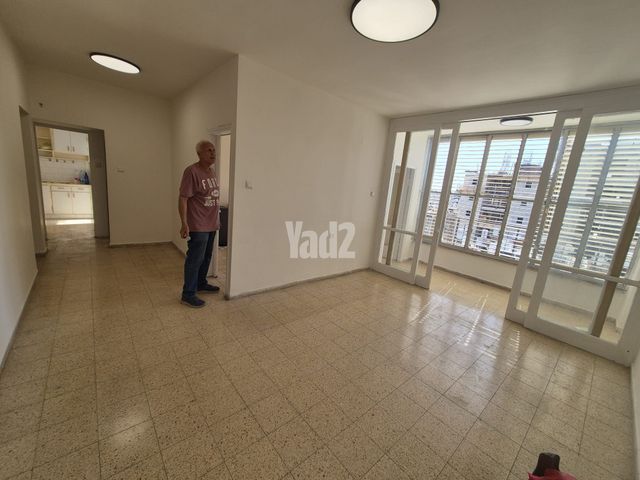 דירה 2 חדרים ברחוב יוספטל, בת ים