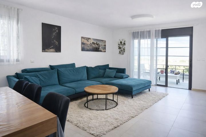 שדרות מנחם בגין 56