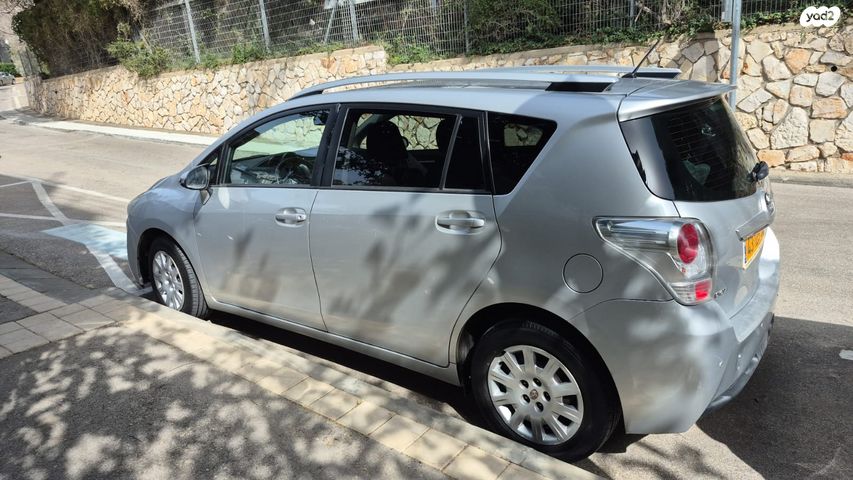 מודעת רכב טויוטה ורסו