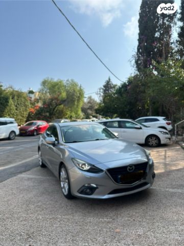 מודעת רכב מאזדה 3