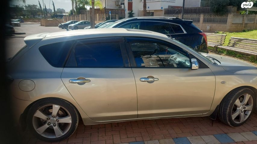 מודעת רכב מאזדה 3