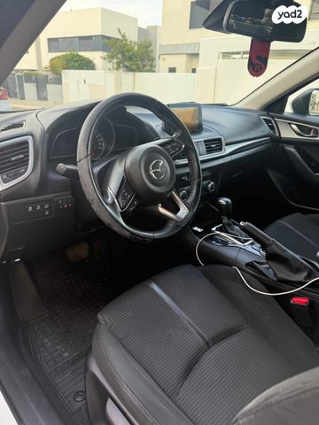 מודעת רכב מאזדה 3