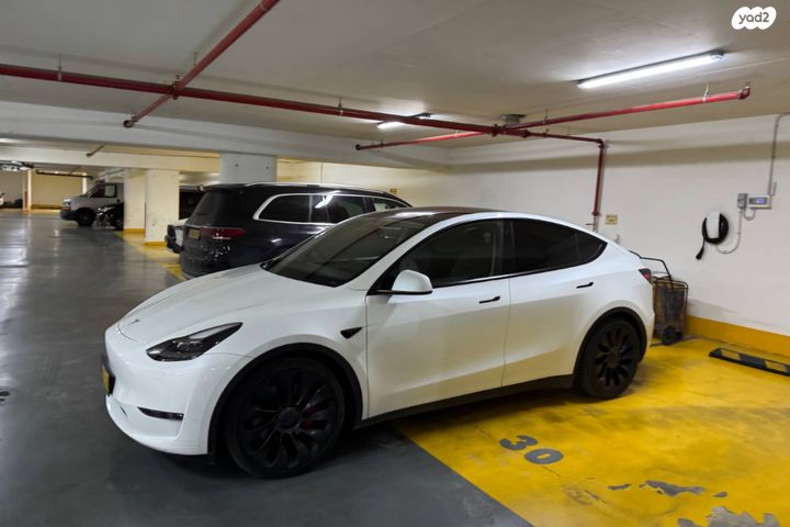מודעת רכב טסלה מודל Y