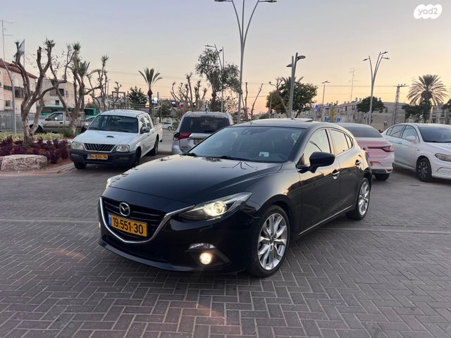 מודעת רכב מאזדה 3