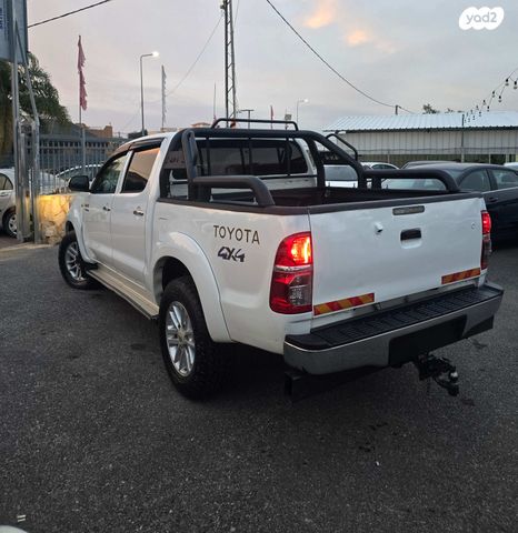 מודעת רכב טויוטה היילקס 2