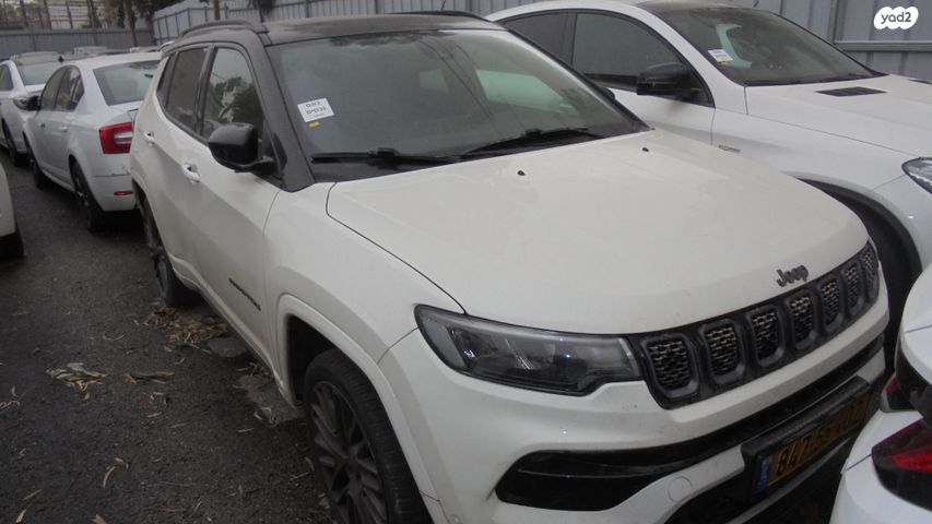 מודעת רכב ג'יפ קומפאס