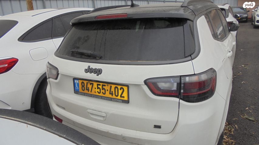 מודעת רכב ג'יפ קומפאס 2