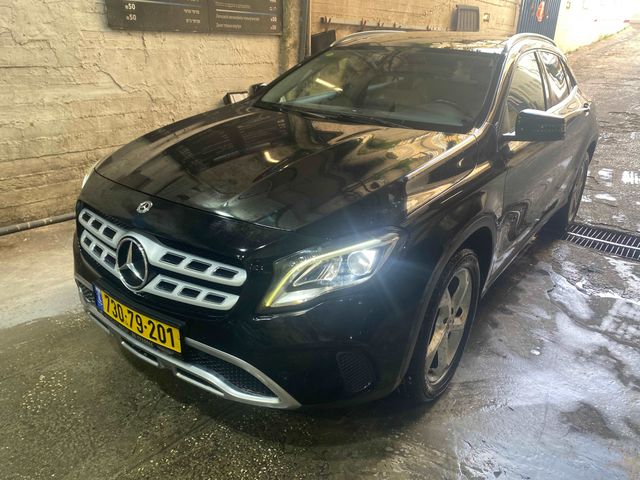 מודעת רכב מרצדס-בנץ GLA