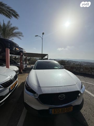 מודעת רכב מאזדה CX-30
