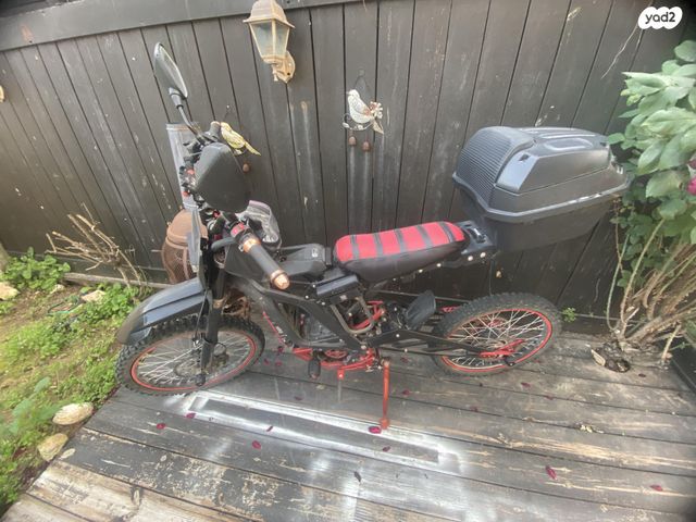 מודעת רכב סורון Light Bee X