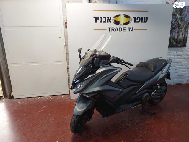 מודעת רכב קימקו AK 550