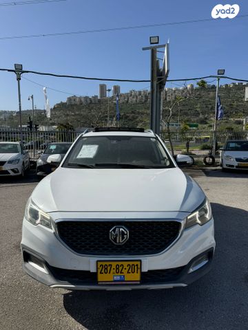 מודעת רכב אם ג'י ZS