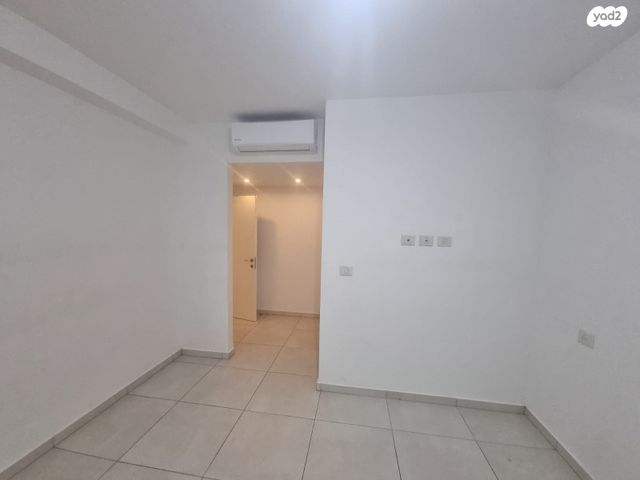 שייקה אופיר 5