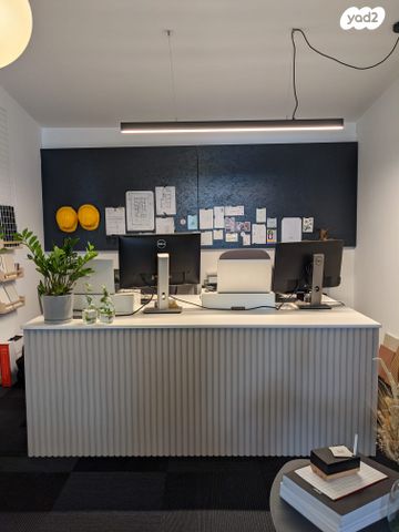 חומה ומגדל 20