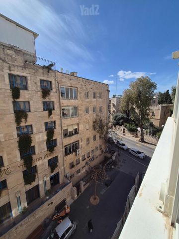 דירה למכירה בירושלים (תיווך) — 4