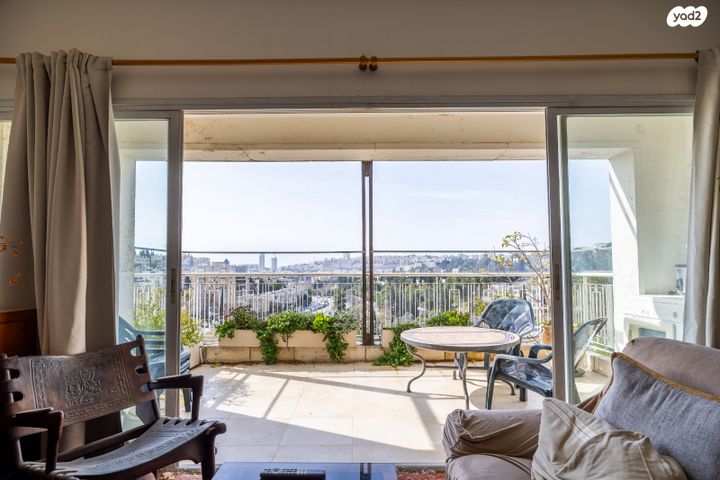 גבעת הורדים, רסקו