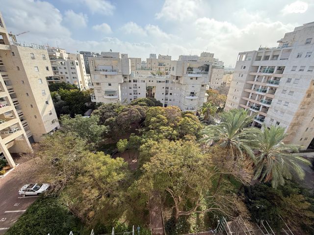 הגוש הגדול, רמת אביב החדשה, נופי ים