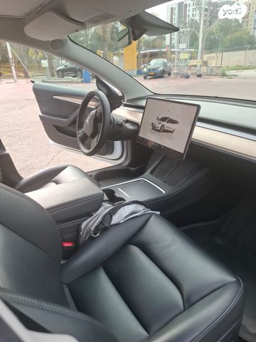 מודעת רכב טסלה מודל 3