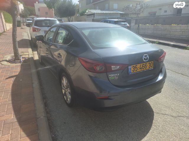 מודעת רכב מאזדה 3
