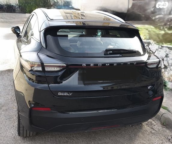 מודעת רכב ג׳ילי Geometry C