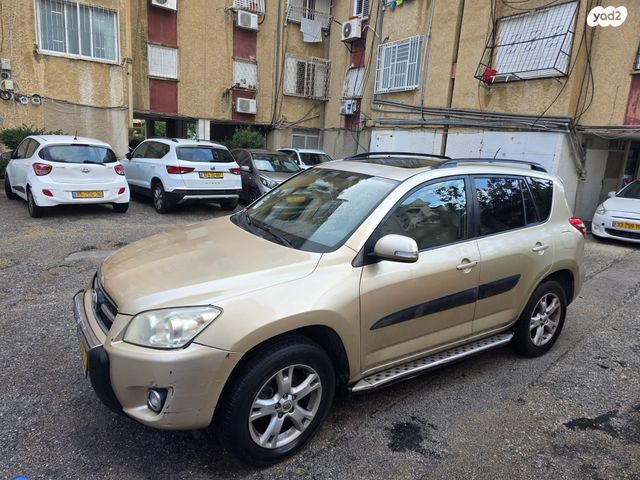 מודעת רכב טויוטה RAV4