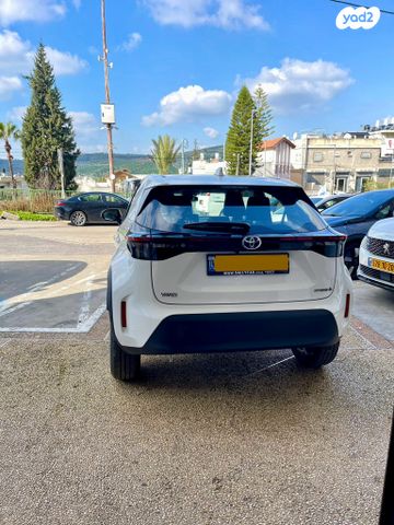 מודעת רכב טויוטה יאריס קרוס