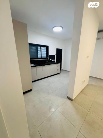 נחמה ריבלין 10