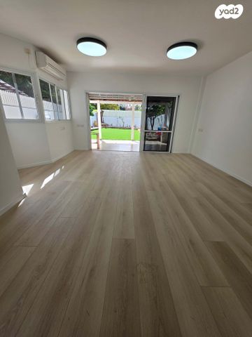 יקותיאל אדם