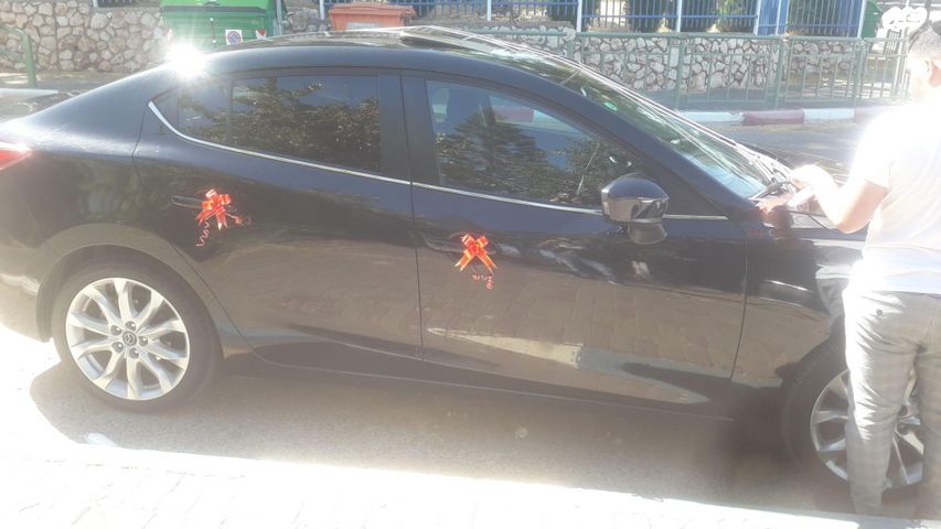 מודעת רכב מאזדה 3