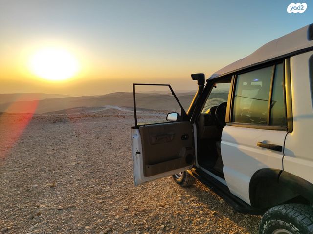 מודעת רכב לנד רובר דיסקברי