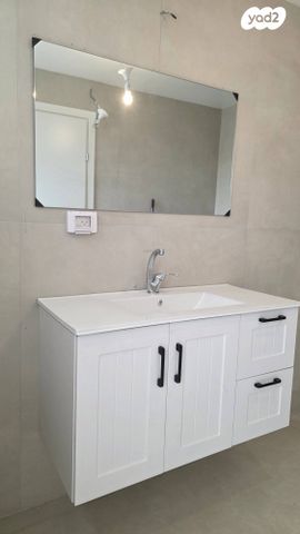 משה מונטיפיורי 5