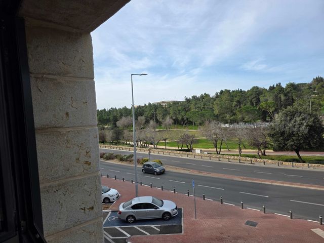 דירה להשכרה בירושלים (תיווך) — 4