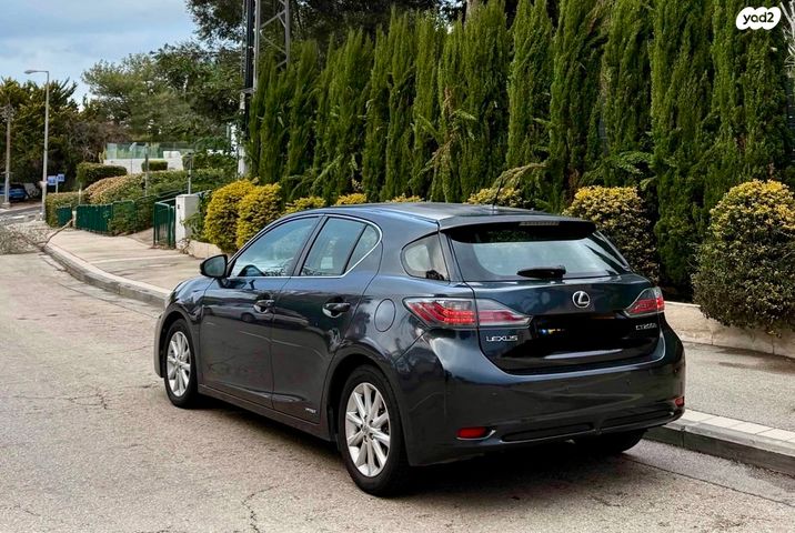 מודעת רכב לקסוס CT