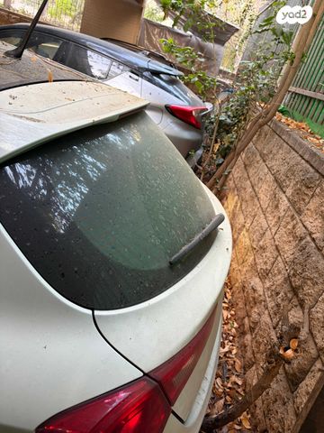 מודעת רכב אלפא רומיאו ג'ולייטה