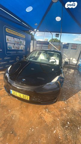 מודעת רכב טסלה מודל 3