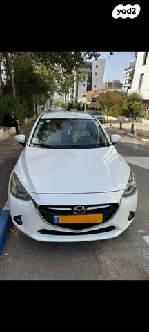 מודעת רכב מאזדה 2