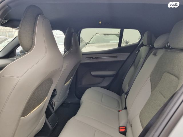 מודעת רכב וולוו EX30 1