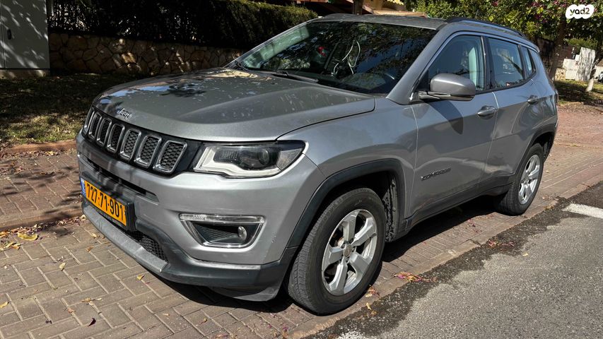 מודעת רכב ג'יפ קומפאס