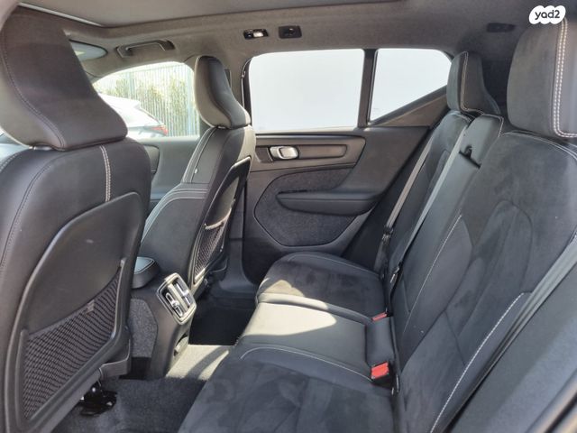מודעת רכב וולוו XC40 1
