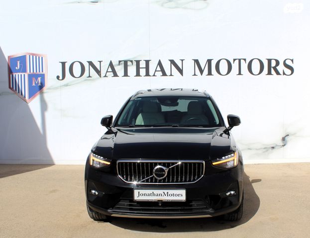 מודעת רכב וולוו XC40