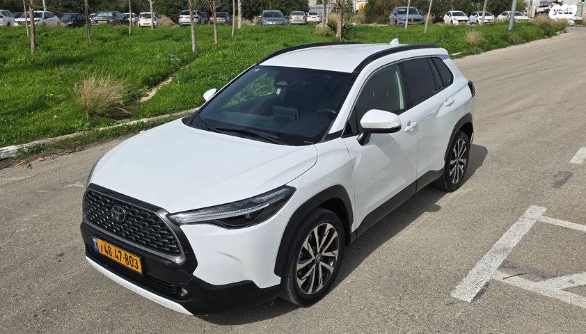 מודעת רכב טויוטה קורולה קרוס