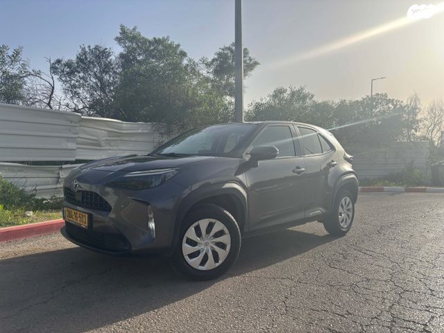 מודעת רכב טויוטה יאריס קרוס