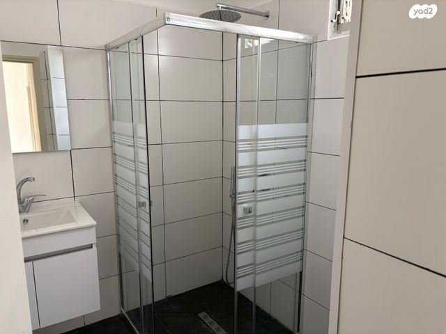 שדרות ירושלים 64