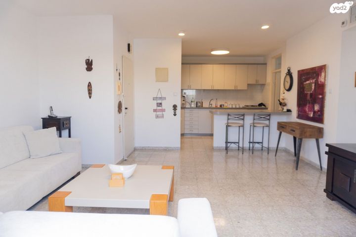 דרך מנחם בגין 27