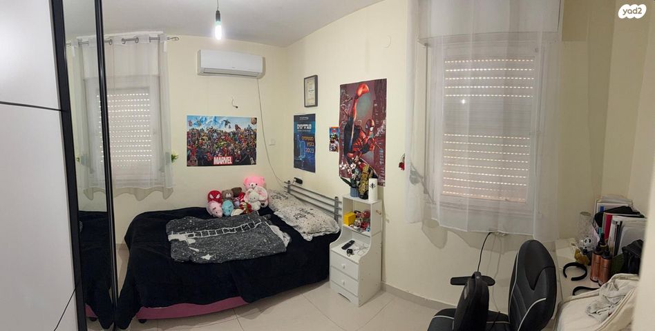 שדרות ג'יימס דה רוטשילד 29